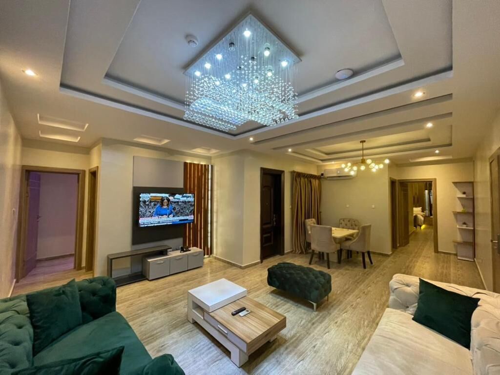 presidential suite | living area | 32-inch lcd tv with satellite channels, tv