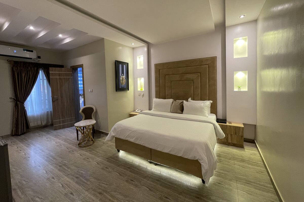 Deluxe Room | 高級寢具、房內夾萬、書桌、手提電腦工作空間