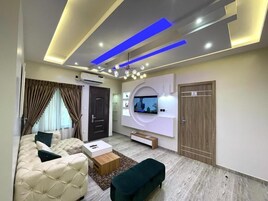 Televisión LCD 32 pulgadas con canales de televisión vía satélite