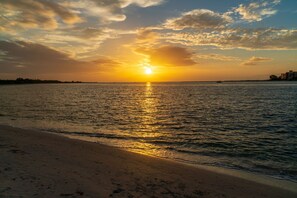 Beach nearby - Lovers Key Condo w/ Superb Beach & Water Views, Heated Pool, Hot Tub, Private Beach! (Fort Myers Beach)