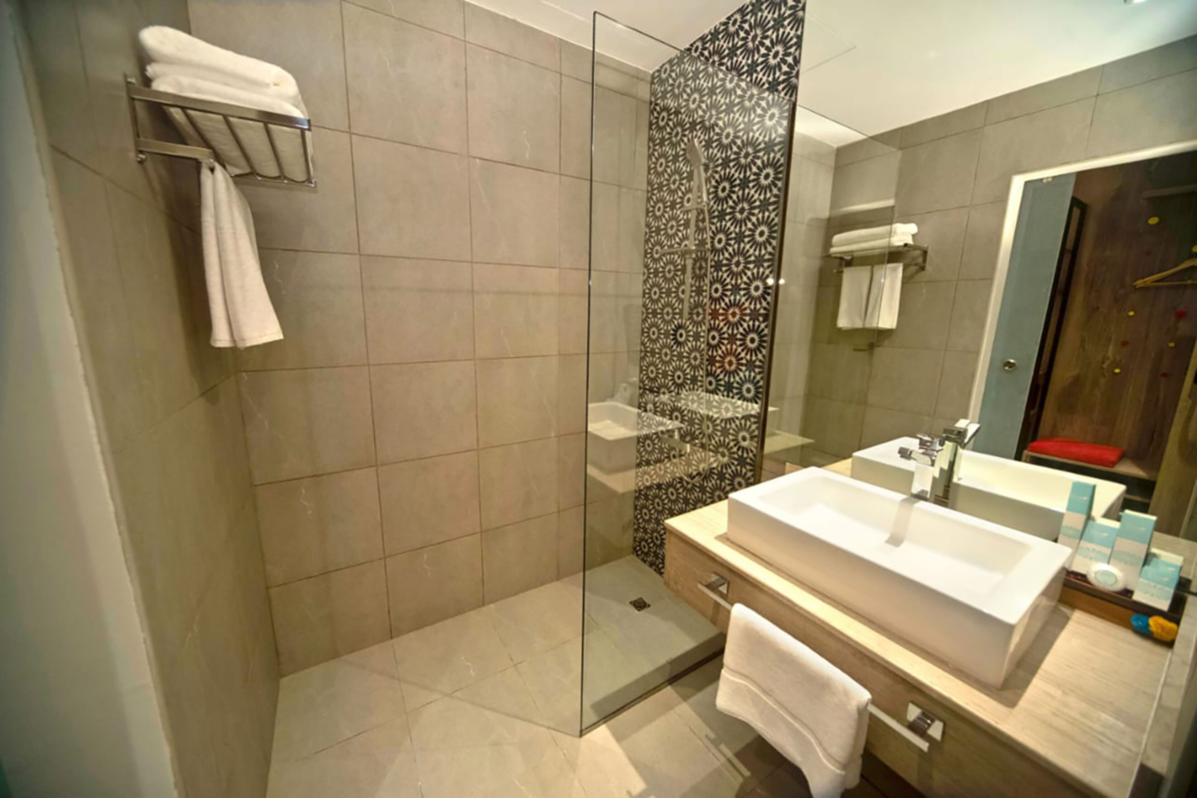 Foto - Kingsgate Canal Hotel by Millennium