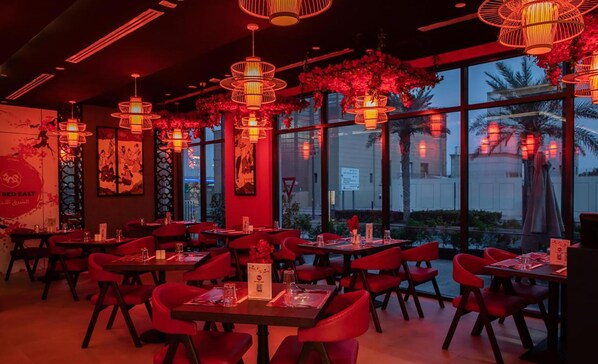 Restaurant - Kingsgate Canal Hotel (Dubai)