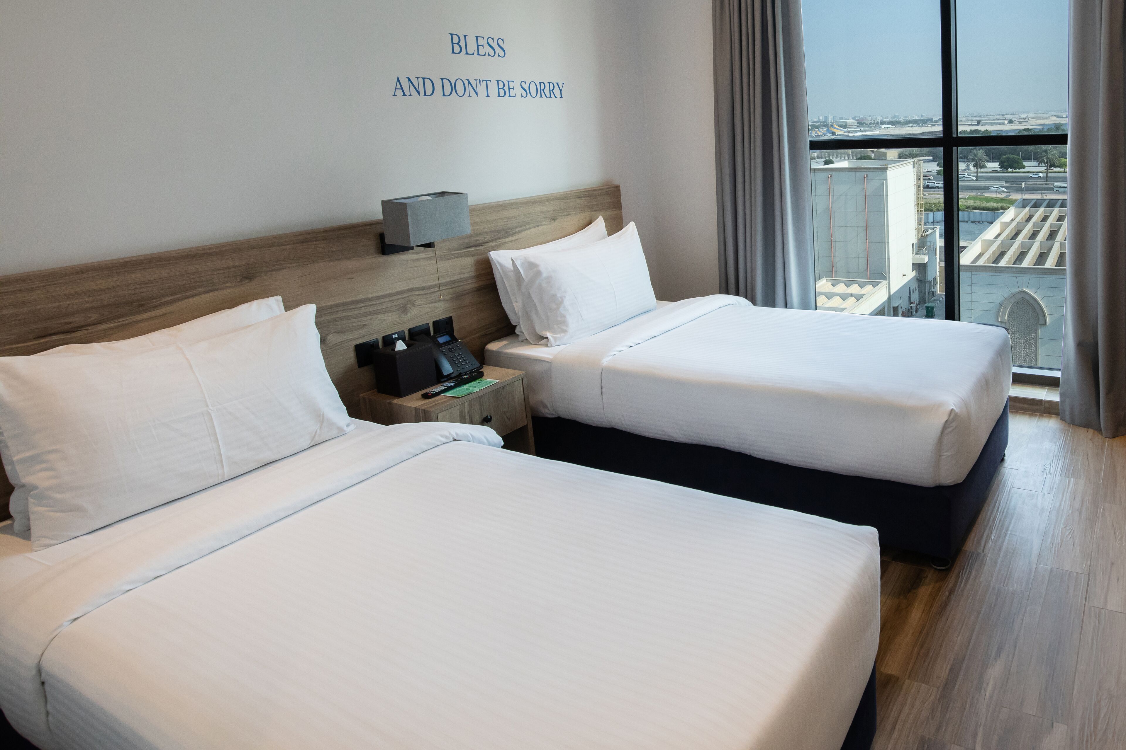 Foto - Kingsgate Canal Hotel by Millennium