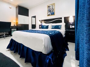 1 bedroom, premium bedding, free WiFi, bed sheets