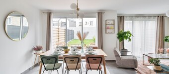 Maison Twin Sister - Five Bedroom House, Sleeps 10