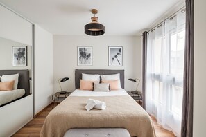 5 chambres, bureau, fer et planche à repasser, accès au Wi-Fi (inclus)