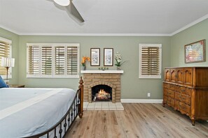 3 soverom, strykejern/-brett, reiseseng for barn og wi-fi (inkludert)