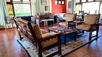 Televisión LCD de 15 pulgadas con canales por satélite