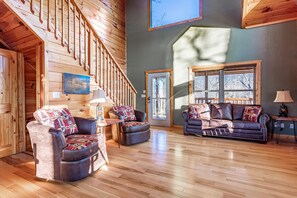 Smart TV, caminetto, lettore DVD