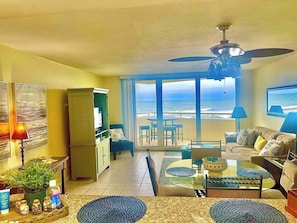 Smart TV, books - Marisol del Cielo/Sea Sun Of The Sky-On The Beach (Pensacola)