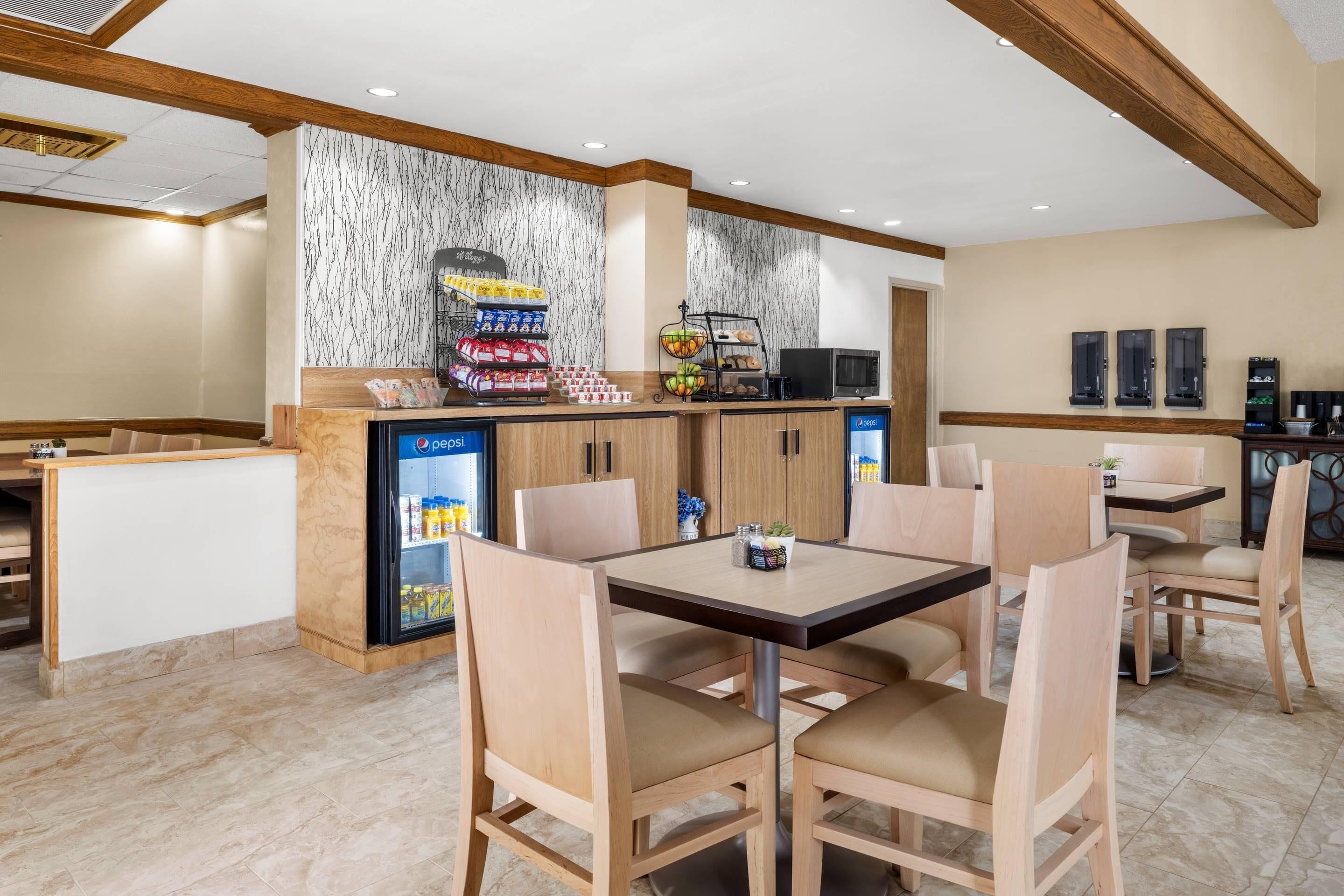 Free daily continental breakfast 