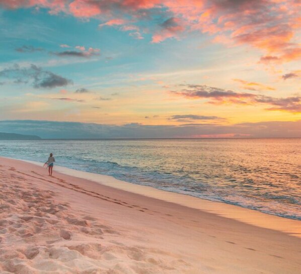 Beach nearby, sun-loungers - Destin BeachFun Heated Pool Sleeps 13 2Min Walk to Private Beach Free EV Charger (DESTIN)