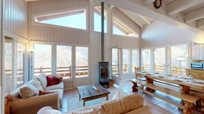 Fernseher, Kamin