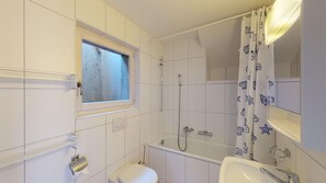 Bathtub, hair dryer - Karibu - MOUNTAIN & VIEW chalet 10 pers (Haute-Nendaz)