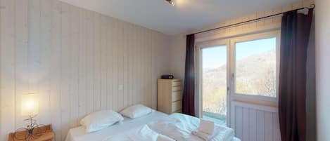 3 bedrooms, free WiFi, bed sheets