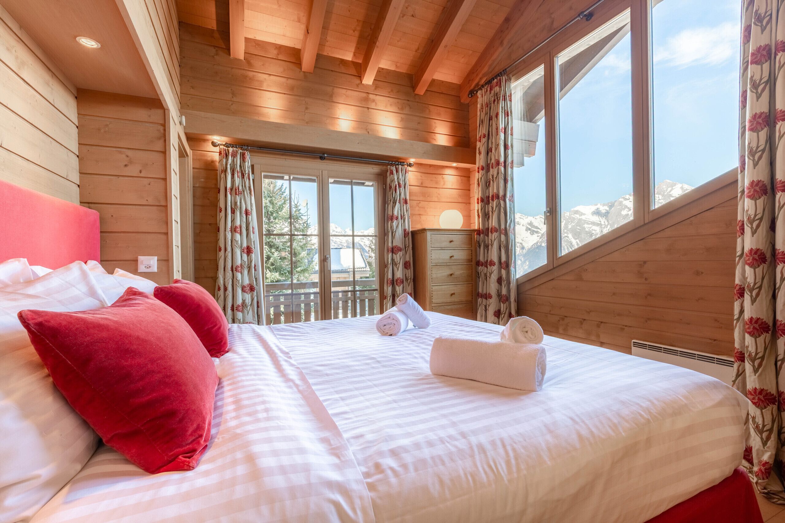 4 chambres, fer et planche à repasser, Wi-Fi gratuit, draps fournis