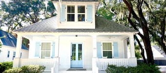 Beautiful Cottage on Hilton Head Island, White