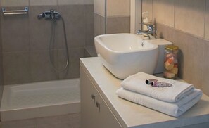 Bathroom - Legno Bianco (Hersonissos)