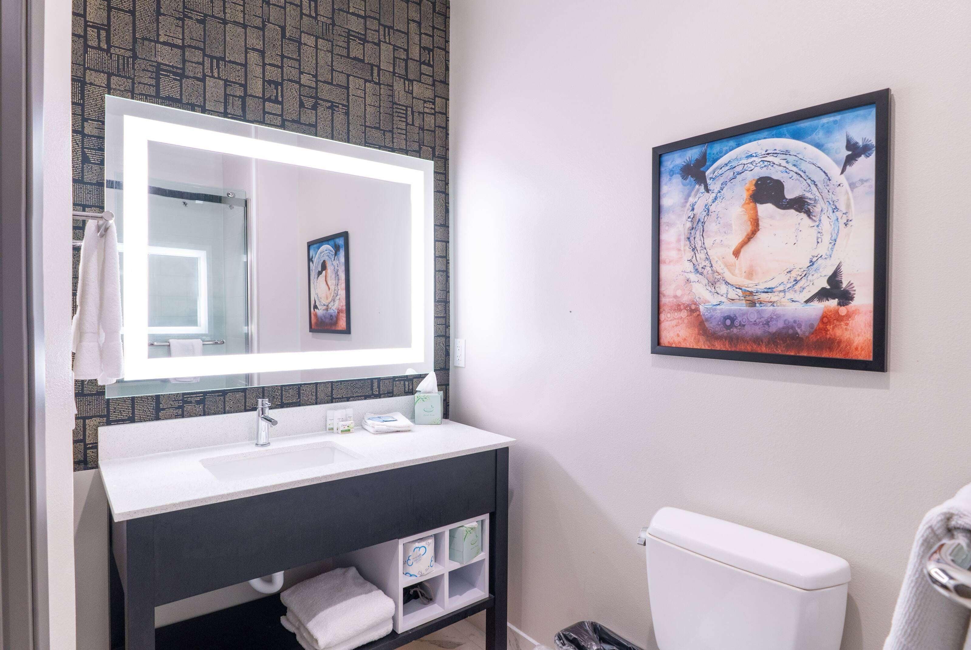 room, 1 king bed, non smoking | bathroom | free toiletries, hair dryer, towels, soap