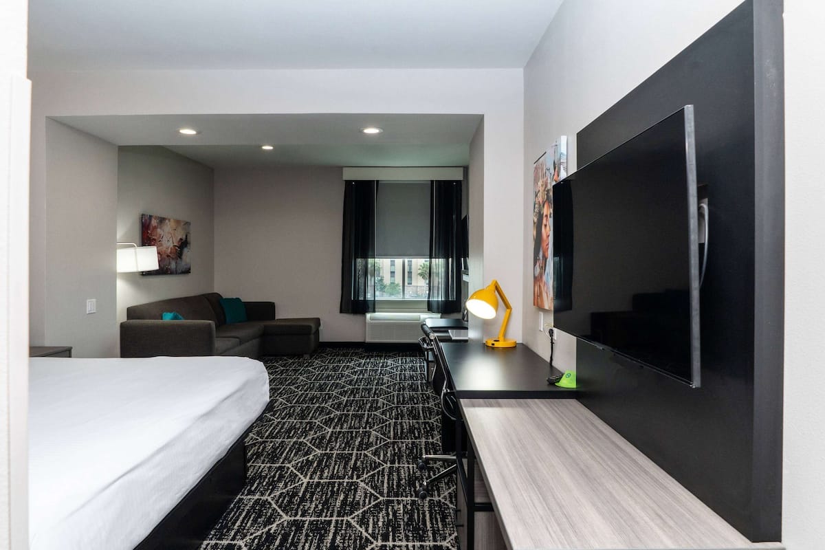 Deluxe kamer, 1 kingsize bed, niet-roken | Pillowtop-bedden, een bureau, een laptopwerkplek