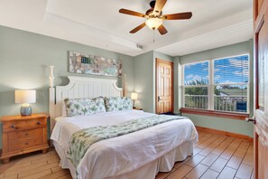 2 makuuhuonetta, silitysrauta/-lauta, ilmainen Wi-Fi, vuodevaatteet