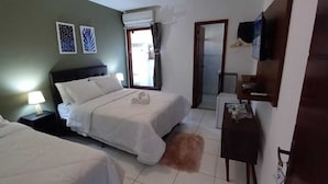 Comfort Room | Minibar, in-room safe, laptop workspace, iron/ironing board (on request) - Pousada Abacateiro (Búzios)