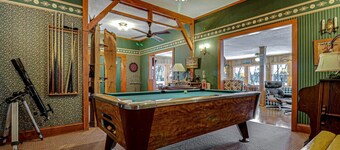 Historic prohibition Lodge next to golf course with private beach