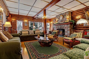 スマートテレビ、暖炉