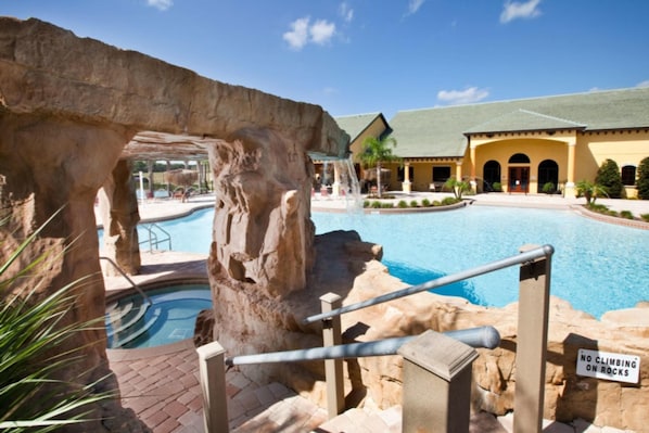 House, 4 Bedrooms | Pool