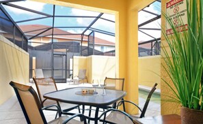 House, 4 Bedrooms | Balcony