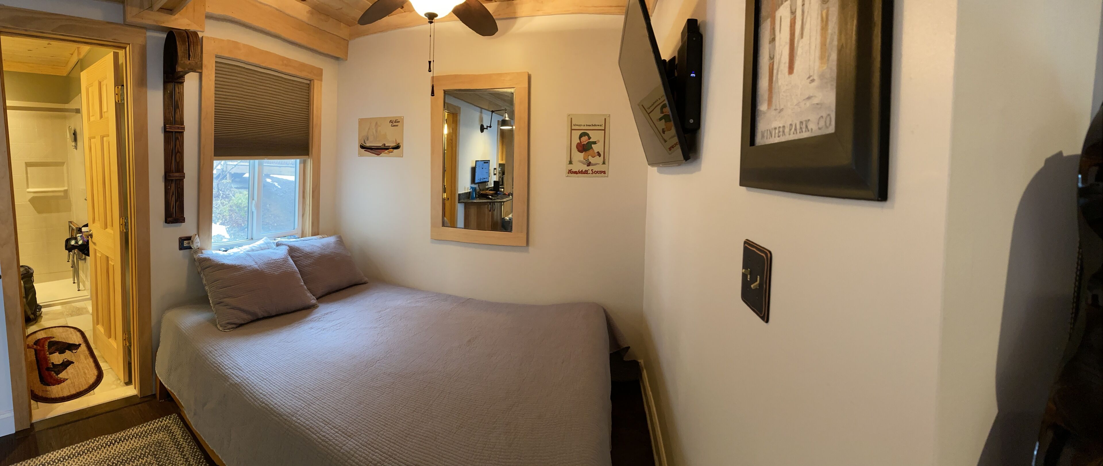 1 bedroom, desk, WiFi, bed sheets