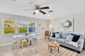 Een smart-tv, Netflix, streamingdiensten en een muziekbibliotheek