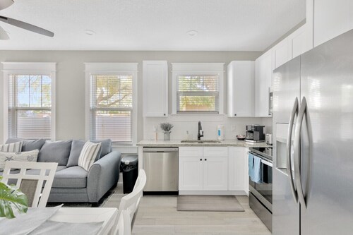 · Heights Hideaway.  Smart TV. Wi-Fi