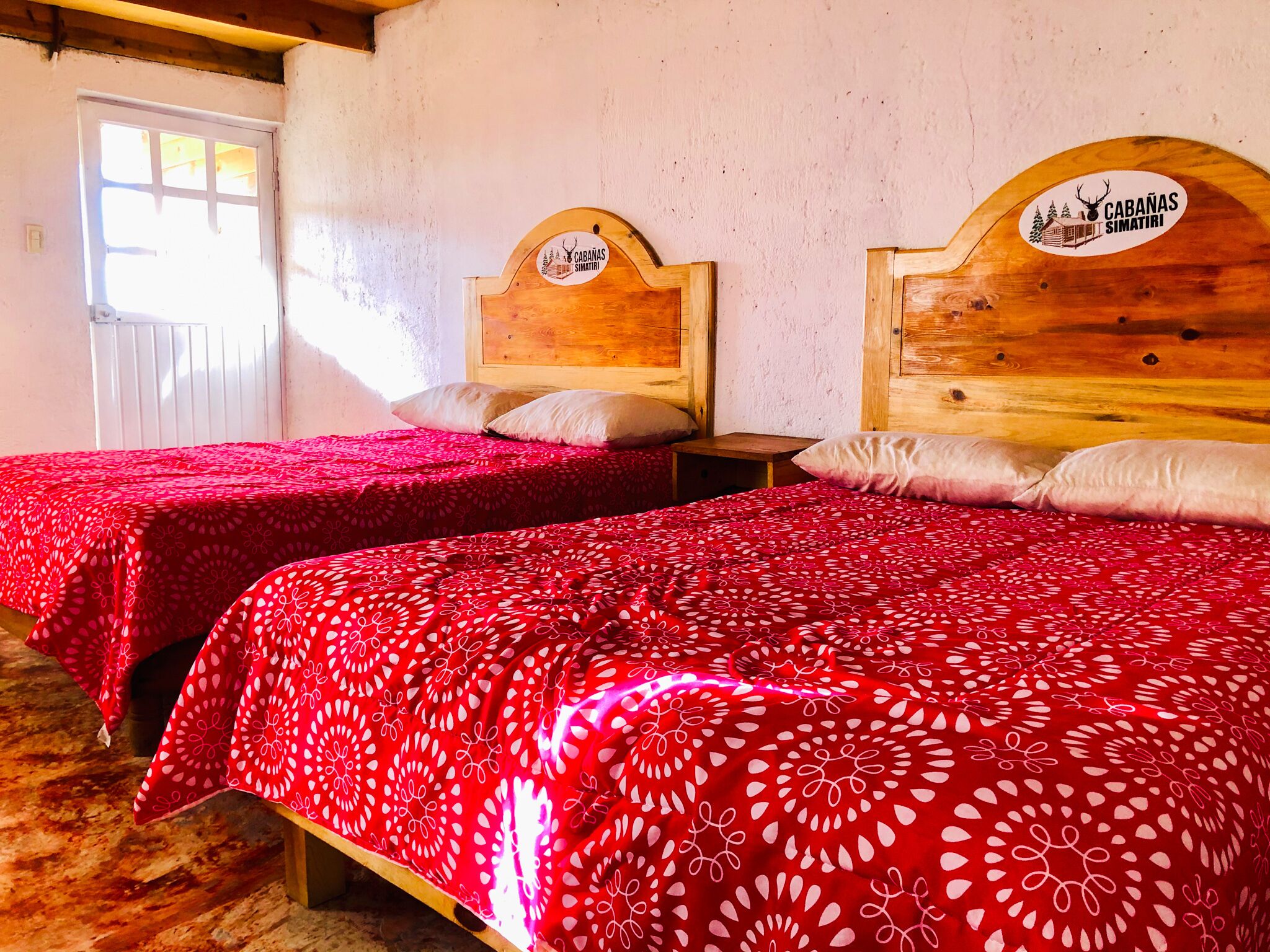 Iron/ironing board, bed sheets