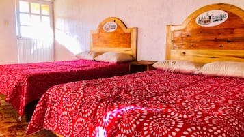 Iron/ironing board, bed sheets