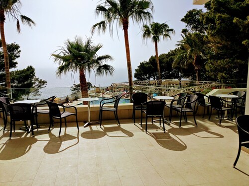 Luxurious bungalow with beautiful sea view