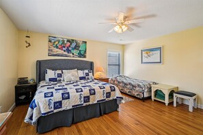 6 bedrooms, WiFi