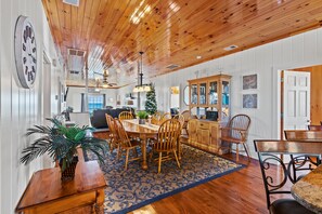 Dining - The Sand Box- Luxury Oceanfront 6BR 4BA with Outdoor Pool (North Myrtle Beach)