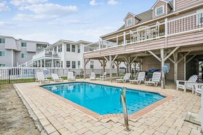 Outdoor pool - Savannah, Oceanfront 6BR 6BA with Outdoor Pool and Tanning Ledge (North Myrtle Beach)