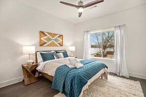 3 chambres, fer et planche à repasser, Wi-Fi, draps fournis