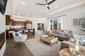 TV, fireplace, stereo, offices - Trailblazer - On Slaughter Pen Trail (Bentonville)