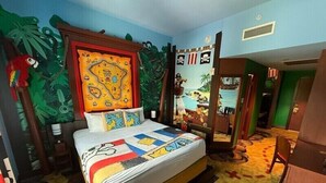 Pirate Island Theme | Desk, laptop workspace, WiFi (free) - LEGOLAND Pirate Island Hotel (Winter Haven)