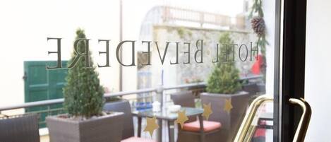 Khu ẩm thực ngoài trời