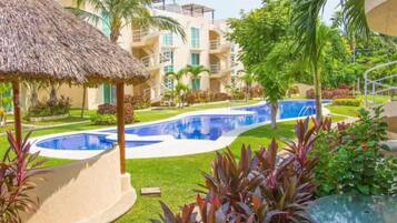 Piscine extérieure, piscine chauffée