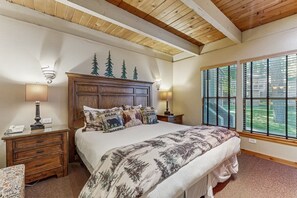 4 quartos, ferros/tábuas de passar roupa, acesso à internet