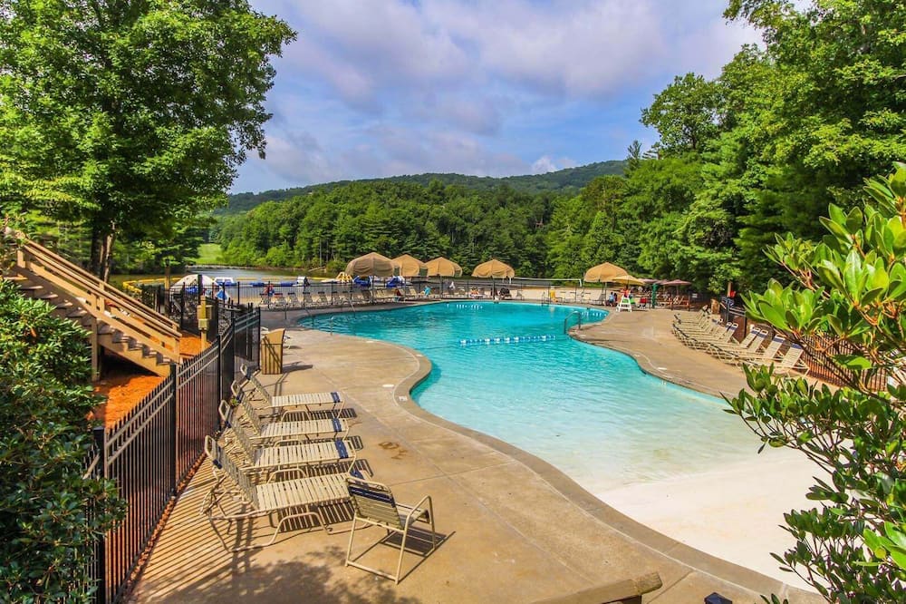 Petit Crest Villas - Ball Ground, GA