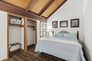 2 chambres, espace de travail pour ordinateur portable