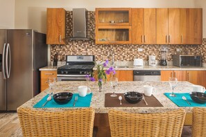 Condo, 1 Bedroom | Private kitchen