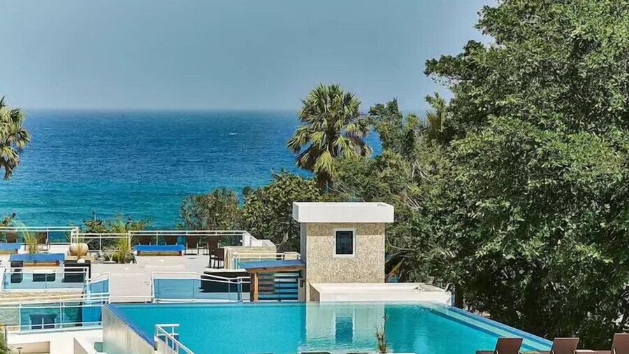 Playa Laguna Beach Condos