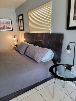 3 bedrooms, iron/ironing board, WiFi, bed sheets - Spacious, Gulf Access Vacation Home (Cape Coral)